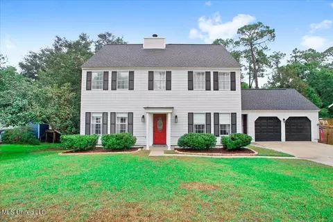 108 Penny Ct, Ocean Springs, MS 39564