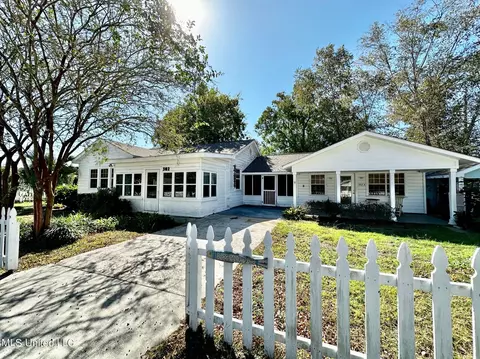 302 Demontluzin Ave, Bay Saint Louis, MS 39520