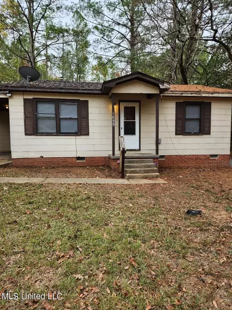 1055 Mccluer Rd, Jackson, MS 39212