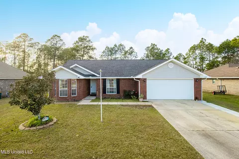 14137 Saddie St, Biloxi, MS 39532