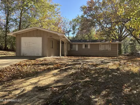2998 Kentwood Dr, Jackson, MS 39212