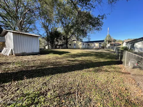 Exterior - 206 NE Jadek Dr, Magee, MS 39111 photo 9 of 14
