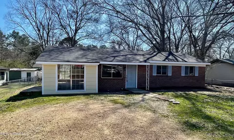 206 NE Jadek Dr, Magee, MS 39111