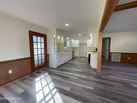 Living - 206 NE Jadek Dr, Magee, MS 39111 photo 3 of 6