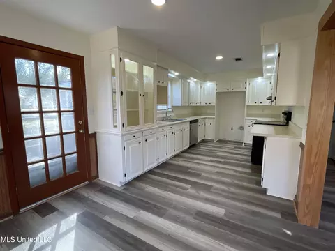 Kitchen - 206 NE Jadek Dr, Magee, MS 39111 photo 1 of 4