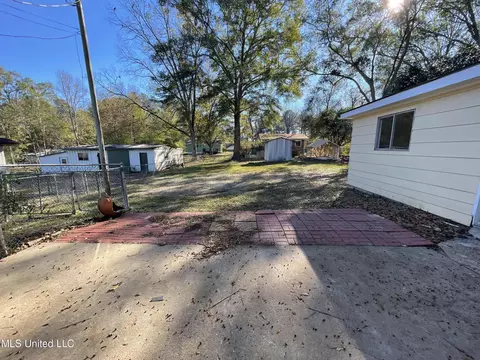 Exterior - 206 NE Jadek Dr, Magee, MS 39111 photo 5 of 14