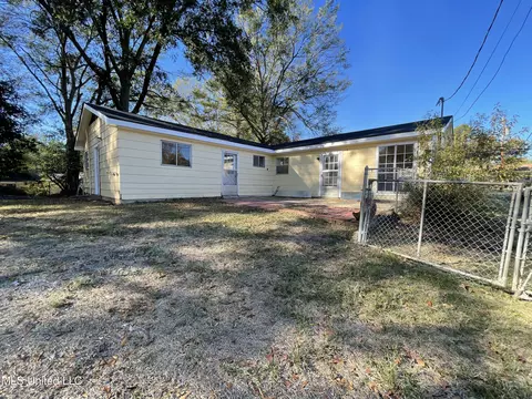 Exterior - 206 NE Jadek Dr, Magee, MS 39111 photo 7 of 14