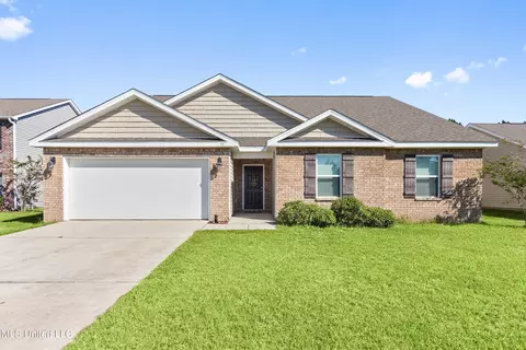 57 Whisperwood Ln, Ocean Springs, MS 39564