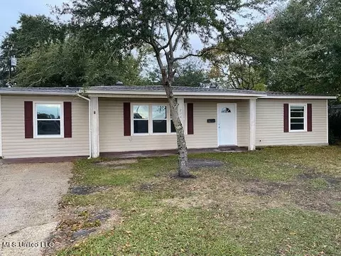 2003 Tucker Ave, Pascagoula, MS 39567