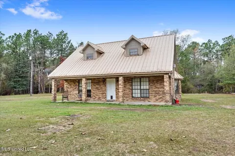 19618 B Saucier Rd, Saucier, MS 39574