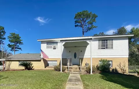 1229 Stemwood Dr, Picayune, MS 39466