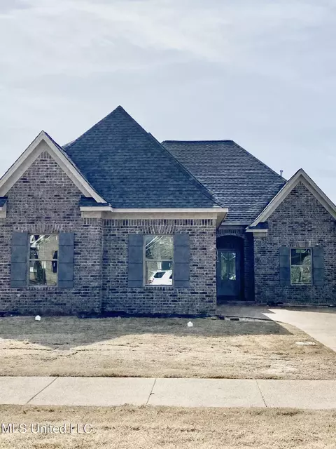 5215 Watson View Dr, Nesbit, MS 38651 photo 1