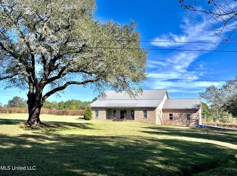 8385 Coleman Homestead Rd, Moss Point, MS 39562