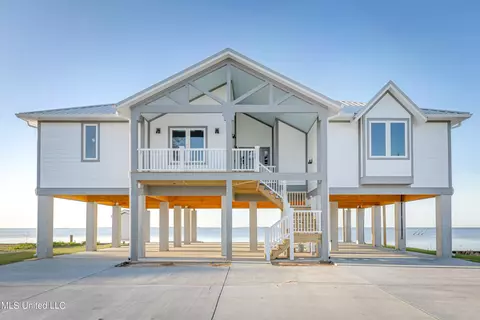 6631 Belle Fontaine Dr, Ocean Springs, MS 39564