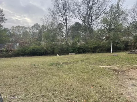 305 S Warrenton Rd, Clinton, MS 39056