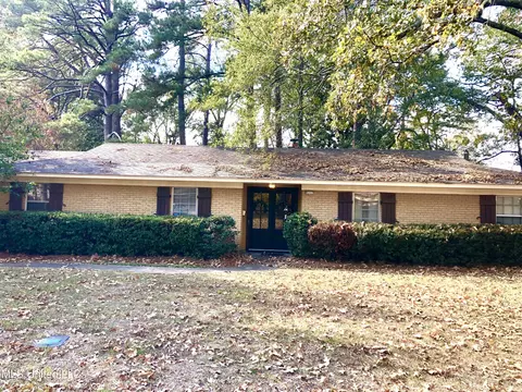5237 Kaywood Dr, Jackson, MS 39211