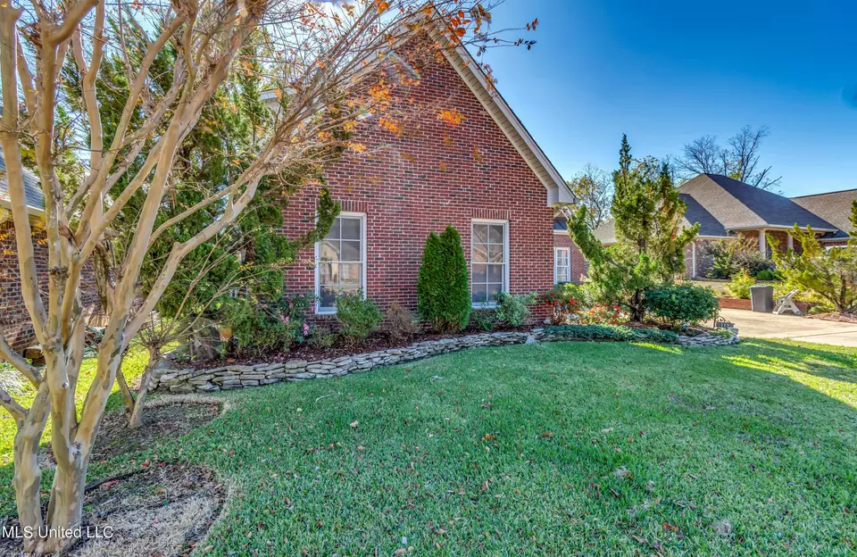  112 Elizabeth Dr, Brandon, MS 39042 photo 3