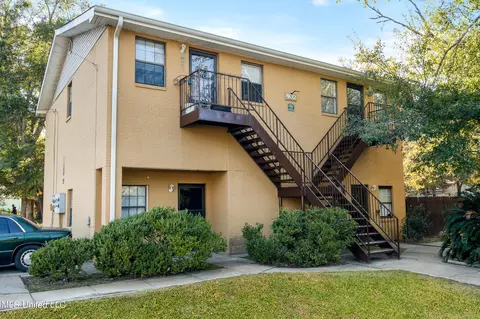 402 Keller St, Bay Saint Louis, MS 39520