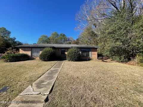1995 Scanlon Dr, Jackson, MS 39204