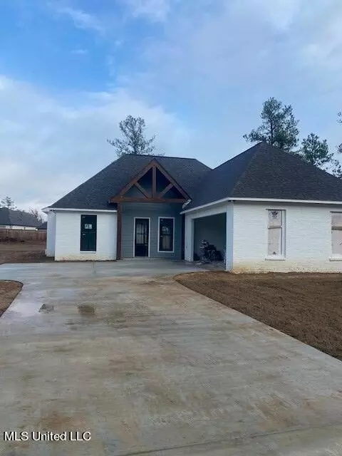 212 Lake Ridge Dr, Madison, MS 39110