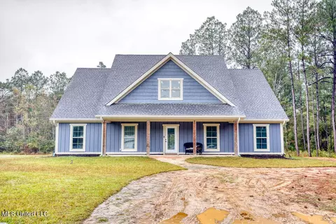 8129 Victoria Dr, Biloxi, MS 39532