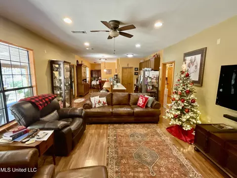 279 Hwy 541, Mount Olive, MS 39119 photo 14