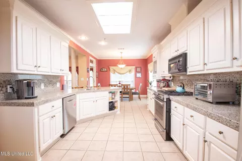 117 Oakhurst Drive Dr, Clinton, MS 39056 photo 9