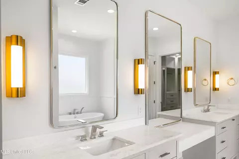 Bath - 450 Whittington Cir, Madison, MS 39110 photo 1 of 5