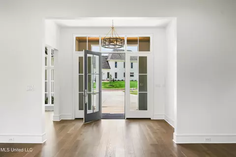Entry Way - 450 Whittington Cir, Madison, MS 39110 photo 1 of 4