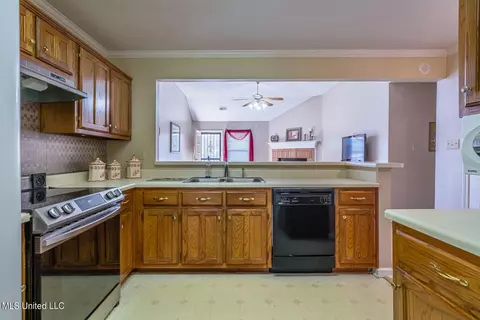 9403 Huron Dr, Olive Branch, MS 38654 photo 14