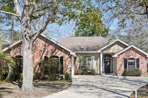 9719 Pokai St, Diamondhead, MS 39525