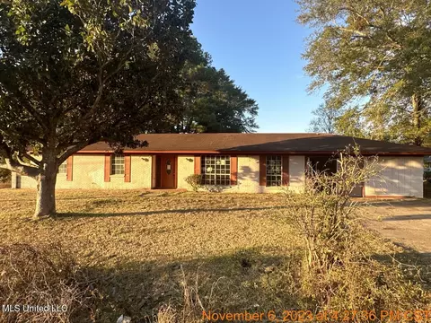 830 W Dinkins St, Canton, MS 39046
