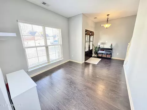 1221 E Cross Creek Dr, Hernando, MS 38632 photo 5