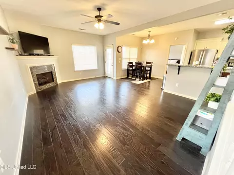 1221 E Cross Creek Dr, Hernando, MS 38632 photo 7