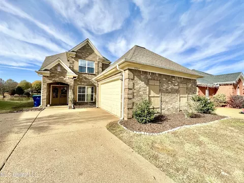 1221 E Cross Creek Dr, Hernando, MS 38632