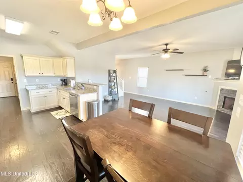 1221 E Cross Creek Dr, Hernando, MS 38632 photo 10