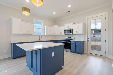Kitchen - 3515 Kreunen St, Nesbit, MS 38651 photo 1 of 5