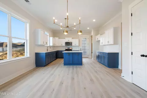 Kitchen - 3515 Kreunen St, Nesbit, MS 38651 photo 3 of 5