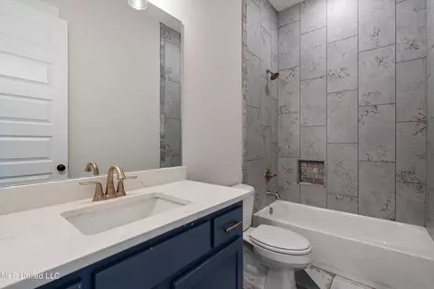 Bath - 3515 Kreunen St, Nesbit, MS 38651 photo 4 of 4