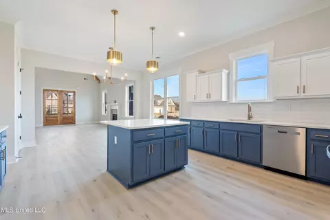 Kitchen - 3515 Kreunen St, Nesbit, MS 38651 photo 2 of 5