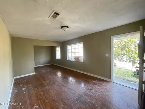 385 Lawrence Rd, Jackson, MS 39206 photo 3
