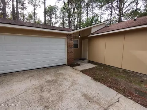 2701 Calle De Feliz St, Gautier, MS 39553