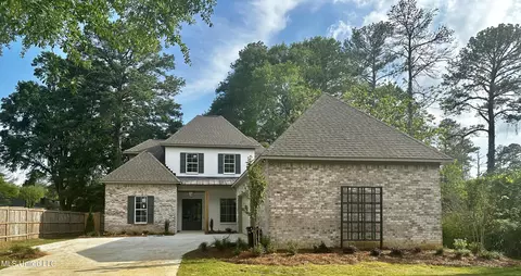 1525 Robert Dr, Jackson, MS 39211