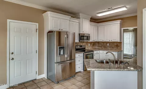 327 Cherry Bark Dr, Brandon, MS 39047 photo 16