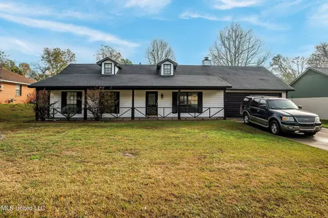 5026 Raintree Dr, Byram, MS 39272