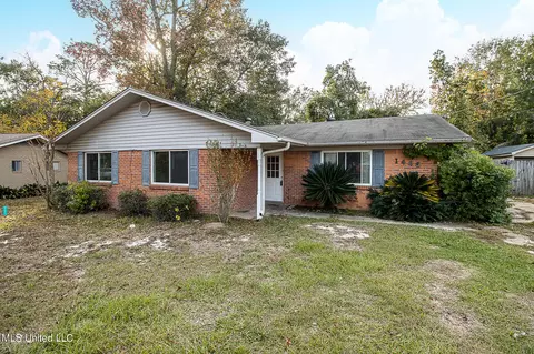 1446 Tally Ho Cir, Gulfport, MS 39507