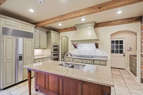 Exterior - 6028 E Fleur De Lis, Olive Branch, MS 38654 photo 4 of 9