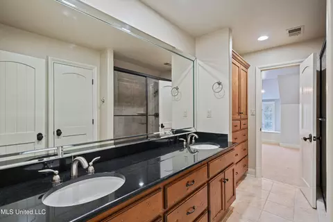 Bath - 6028 E Fleur De Lis, Olive Branch, MS 38654 photo 4 of 4
