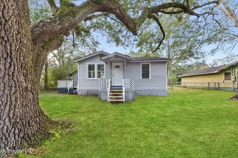 13075 Michael St, Biloxi, MS 39532