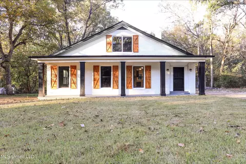 400 Salem Ave, Holly Springs, MS 38635
